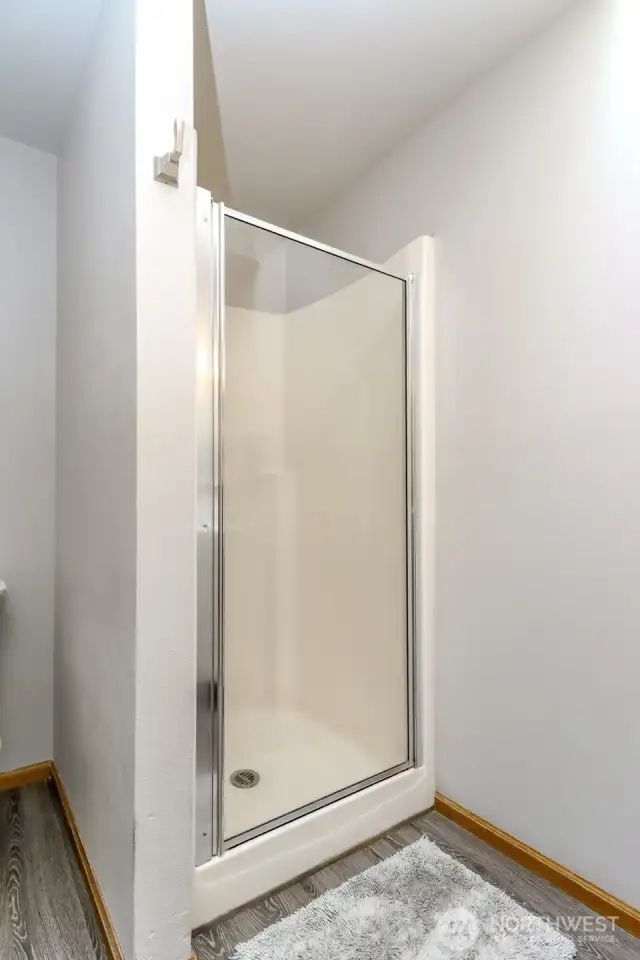 3/4 shower in primary bath