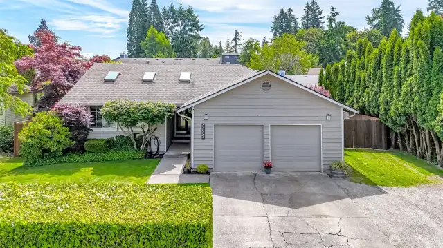 Fantastic location close to shopping, freeways, schools and bingo!