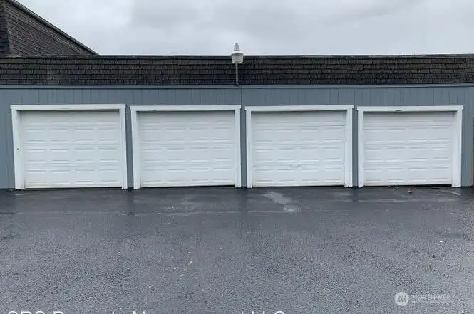 4 Garages