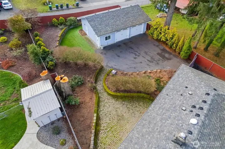 30 year roof installed four years ago, ensuring years of dependable protection, low maintenance, and added home value