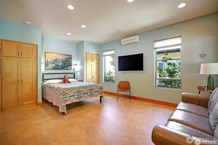 Detached guest studio