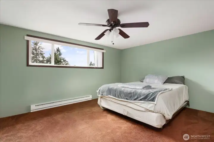 3rd bedroom with plenty of room for queen bed.