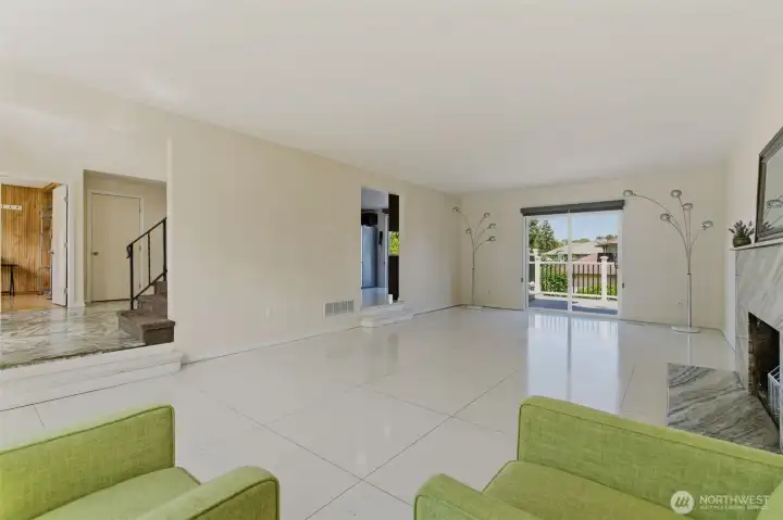Space to entertain. Plenty of room for everyone! Plus slider to make indoor/outdoor entertaining a "breeze"!