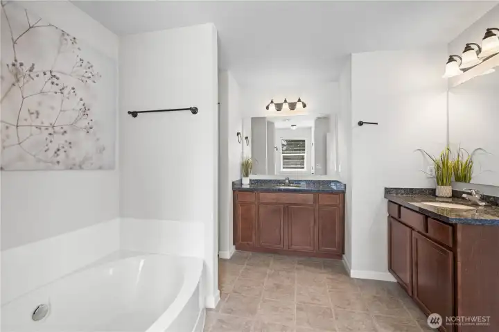 Primary bath with large soaking tub