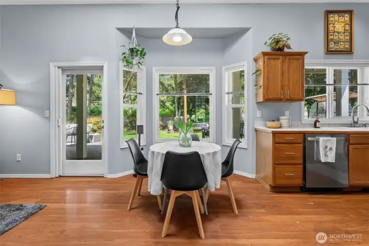 eat in kitchen with nook
