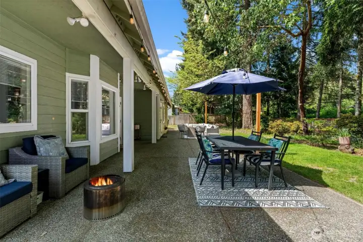 Beautiful backyard great for entertaining