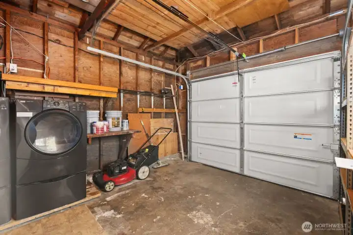 1 Car Garage