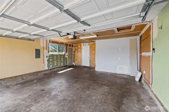 2 cars garage