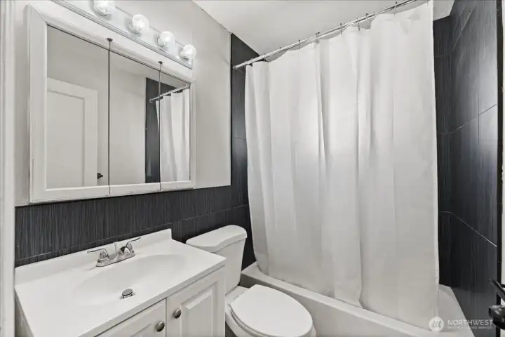 Full bathroom Full bathroom