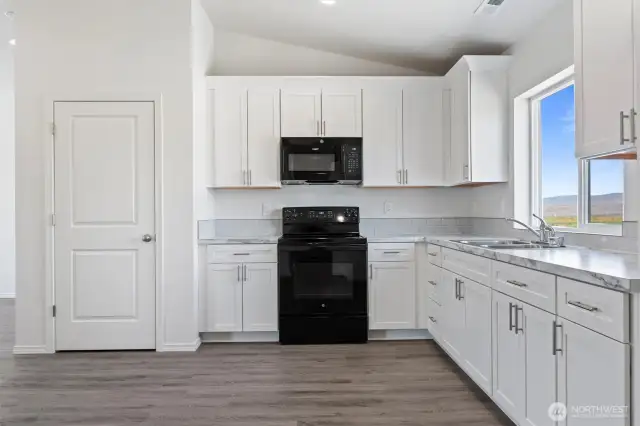 (Photos are renderings and may contain upgrades or furnishings not included in base price.)
