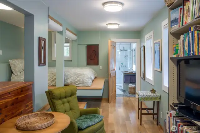Guest suite below shop