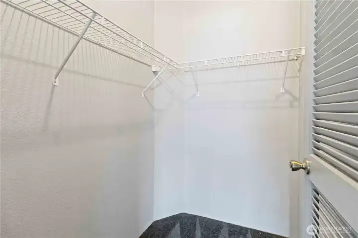 Walk-in for main bedroom