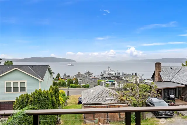 Catch views of the ferry, Orcas, and more