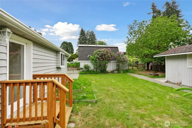 Backyard w/Access from the Primary En Suite Bath.