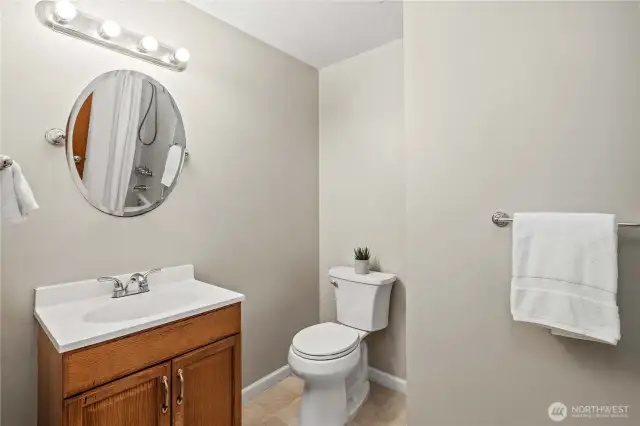 Main Floor Full Guest Bath