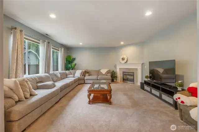 Spacious Living room