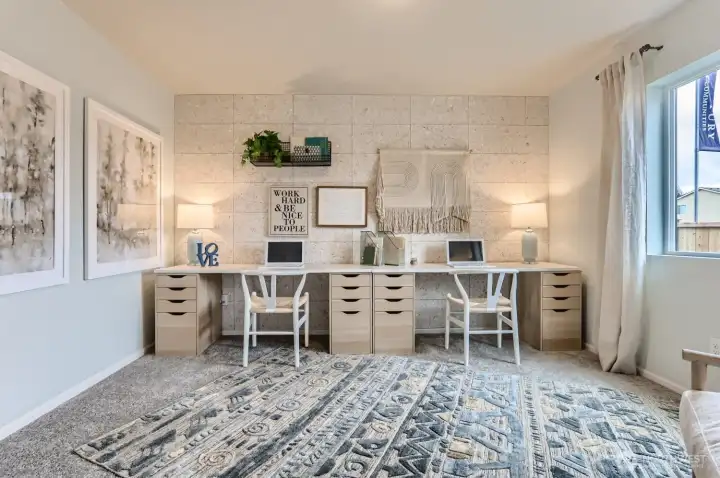 Disclaimer Secondary photos of same floor plan on different lot in different community: Photos are from another Luna, finishes, upgrades, and features may vary.