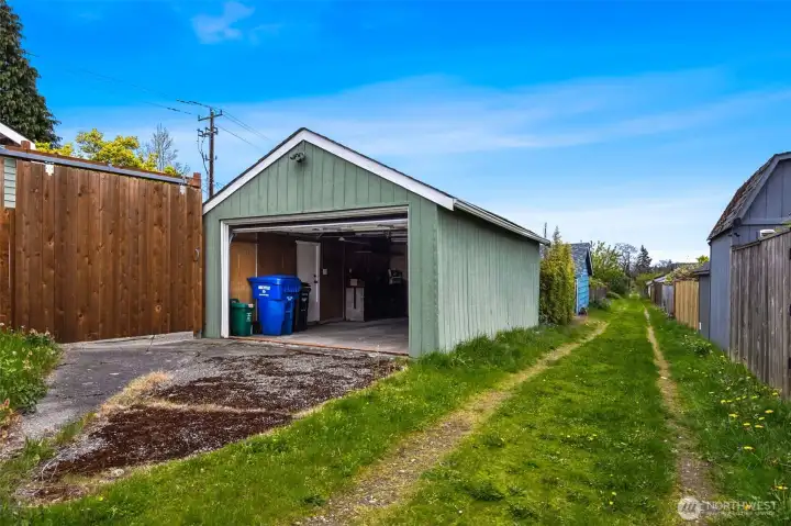 Garage access off alley