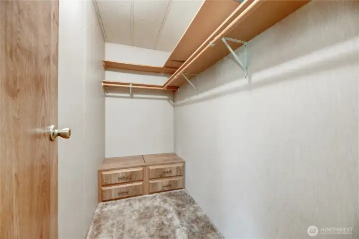 ~Primary Bedroom Closet~