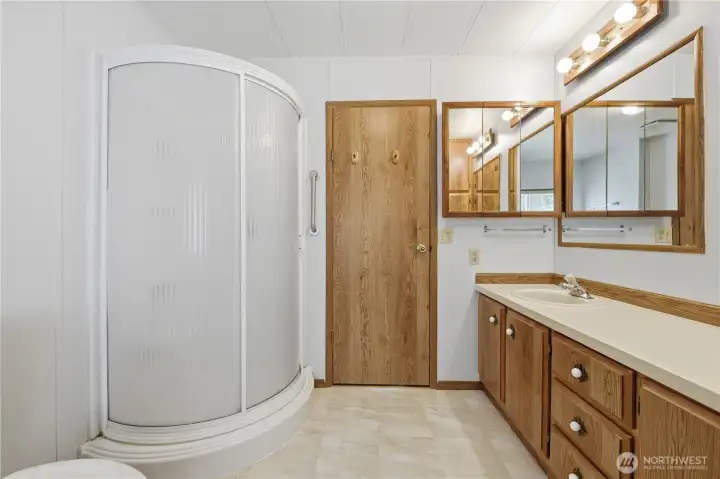 ~Primary Bathroom~