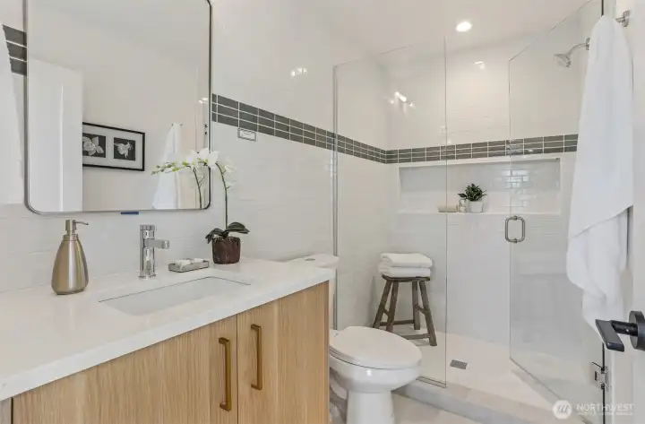 3/4 primary bath 3/4 primary bath