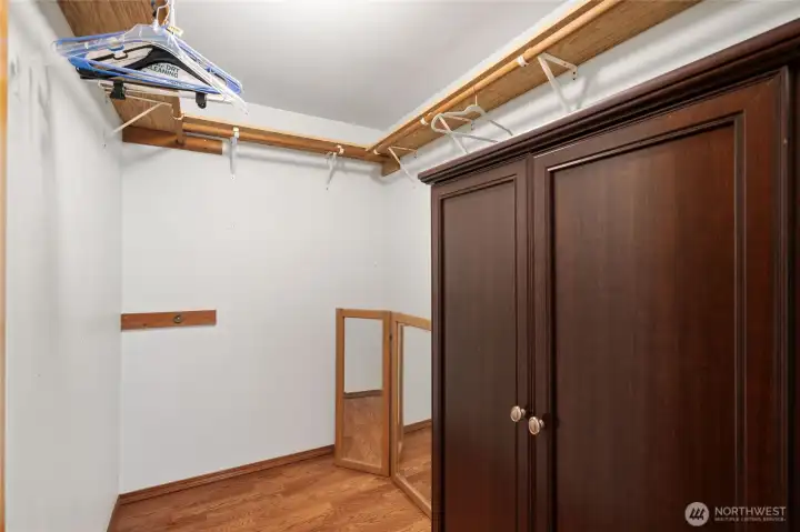 Main Floor: Primary walk-in.
