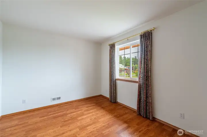 Second Floor: This 4th bedroom
