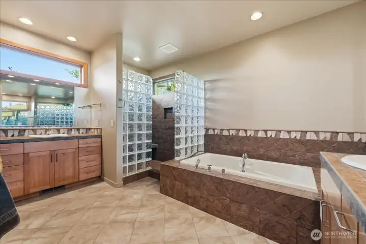 Primary bath