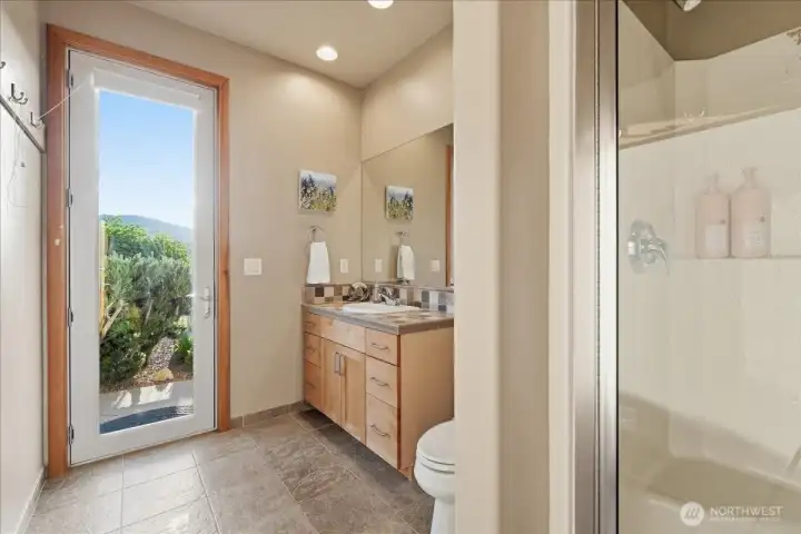 3/4 Bathroom with easy access to the pool