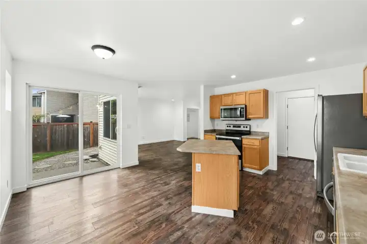 kitchen & dining room