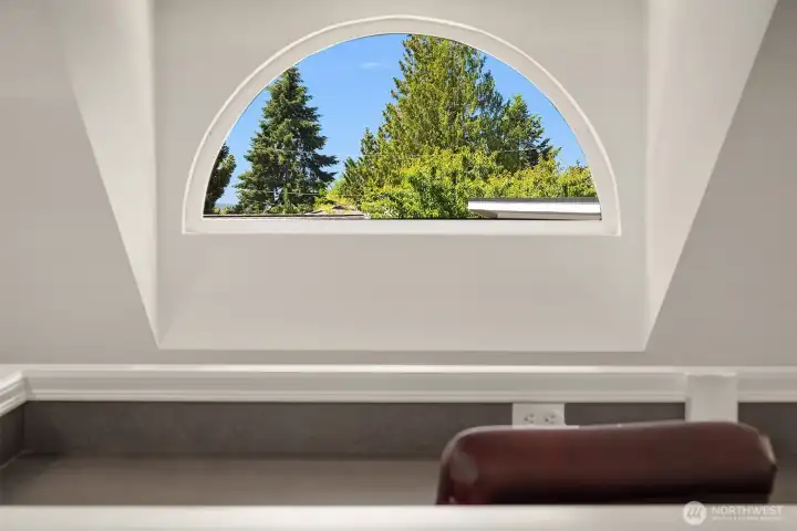 Peek a Boo View of Sound