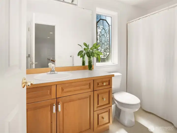 2nd Floor Full Bath