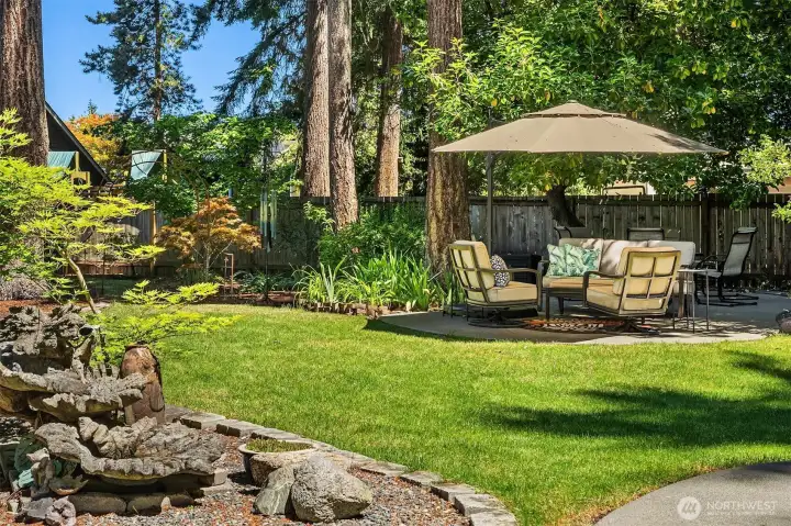 Patio areas to sit and relax