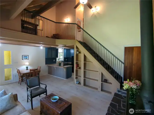 High Ceilings=Airy Feeling
