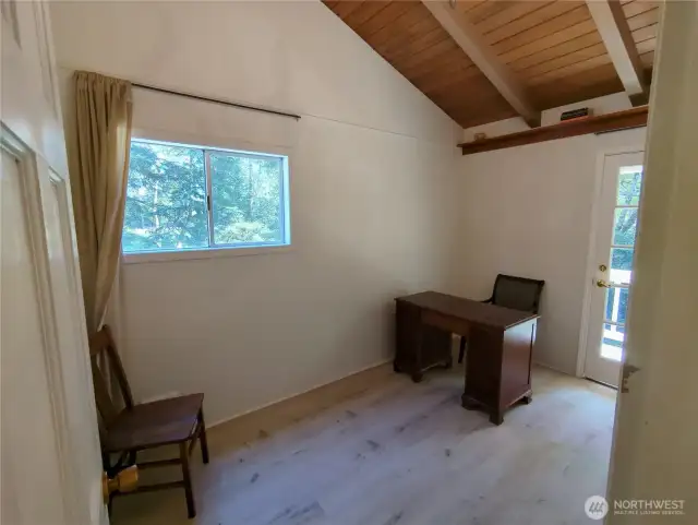 Upstairs bedroom 2