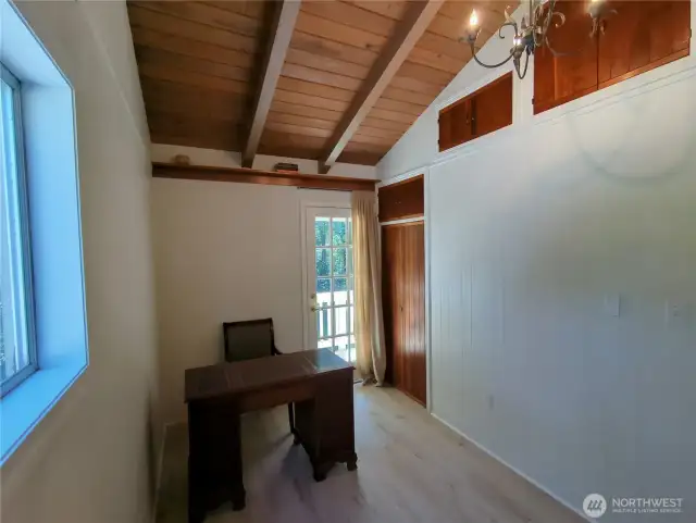 Upstairs bedroom 2
