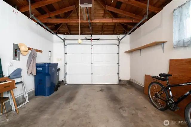 one car garage in good shape