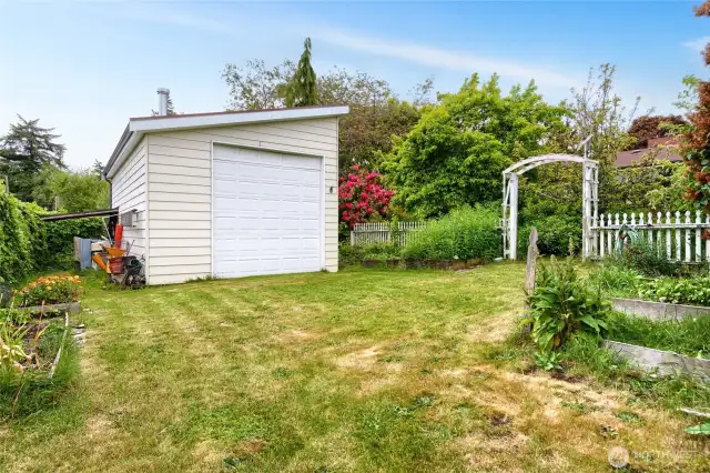 Shop and RV parking area, or garden area.  There is room for composting or putting in a greenhouse or more raised beds.  Fully fenced so no worries about the deer.