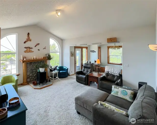 Living room & Dining room