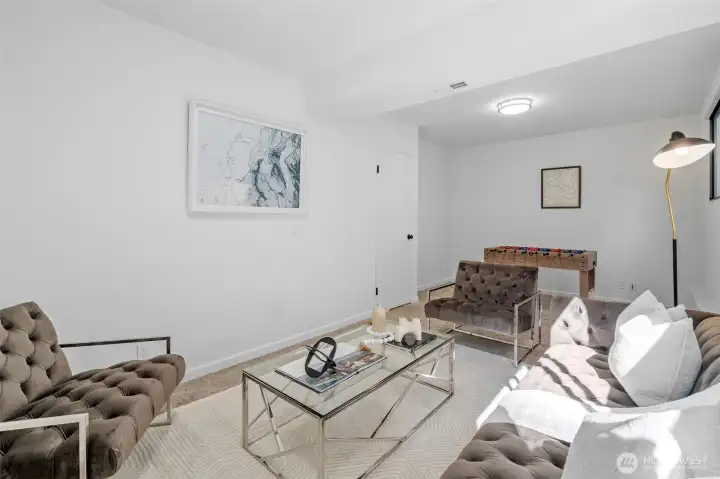 Bonus Room / Office