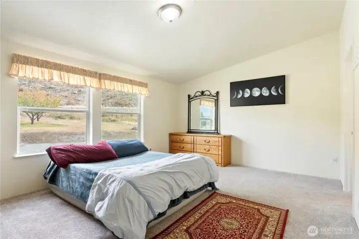 Spacious primary bedroom.