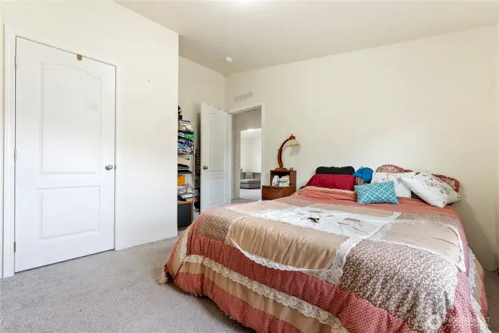 Guest bedroom 1.
