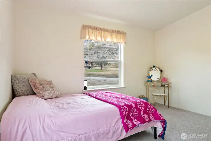 Guest bedroom 2.