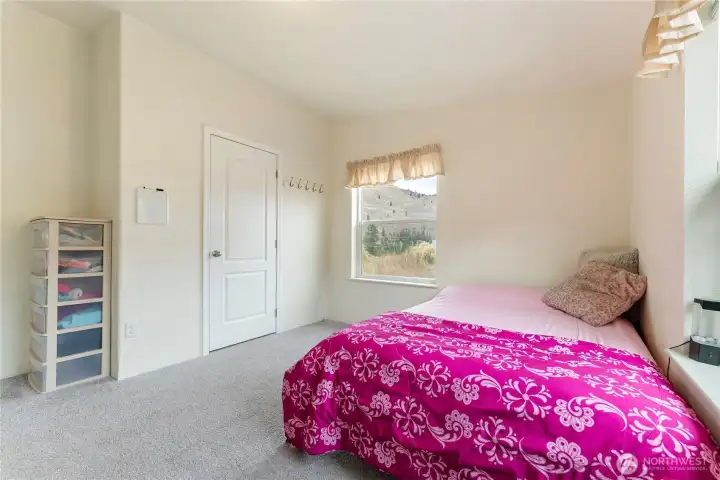 Guest bedroom 2.