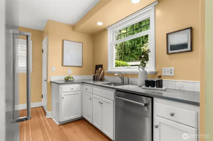 European soft close cabinets