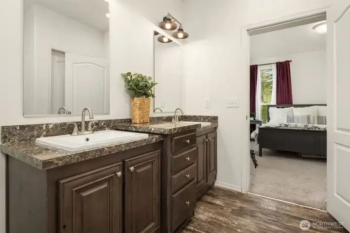 Primaty Bath + Huge walk-in closet you can't see