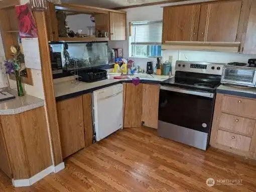 kitchen, appliances stay