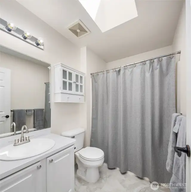 Full Bathroom on Upper