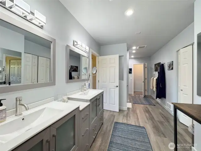 Fully Updated Primary Bath