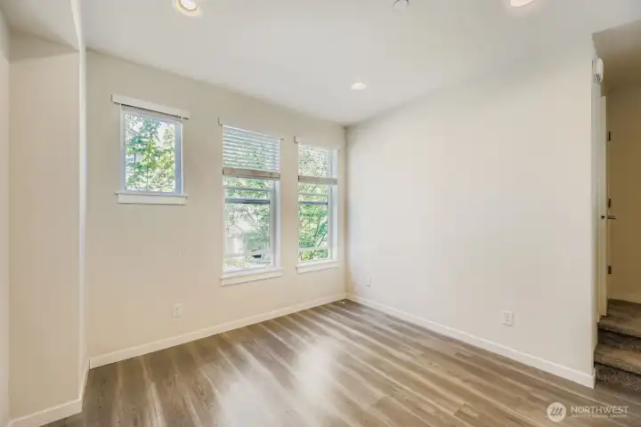 dining area, faces north